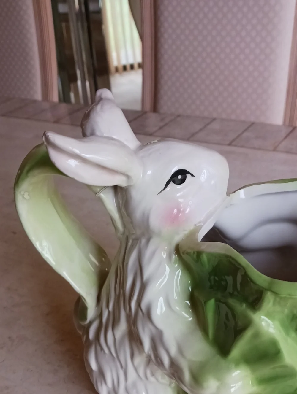 Vase/pitcher W/salt& Pepper Shaker. Bunny- Lettue Leaf Design,by Valeri-QVC..NEW